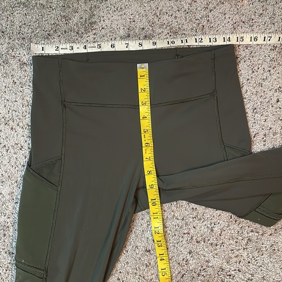 Lululemon Speed Up Camo Green Mesh Legging Size 8 - Picture 7 of 8